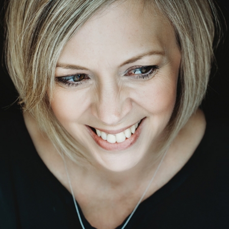 Studio portrait of Overijssel family photographer Indra Simons of Netherlands