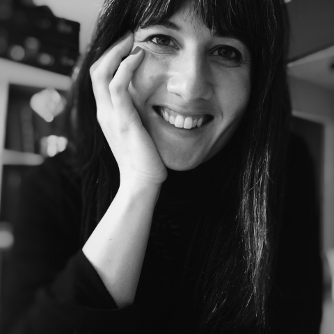 BW lifestyle portrait of Essonne family photographer Melanie Couturier of Ile-de-France Essonne family photography by Melanie Couturier of Ile-de-France