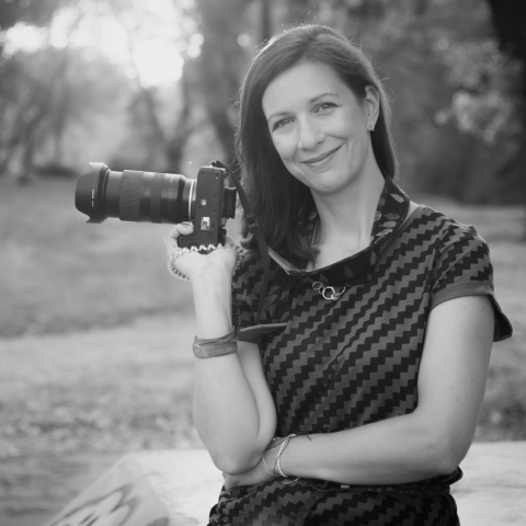 Lifestyle portrait image of Nimes family photographer Gabriella Feyer of Gard Occitanie France Nimes family photography by Gabriella Feyer of Gard Occitanie France
