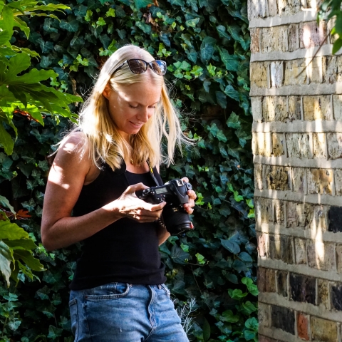 Portrait de la photographe de famille londonienne Irma Arrowsmith, Angleterre, Royaume-Uni