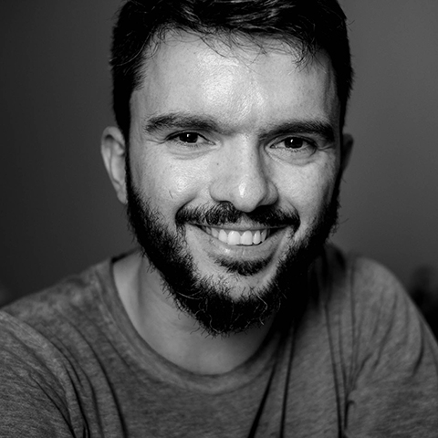 Portrait of Cuiabá family photographer Lisandro Castro - Serving families in Brazil and Mato Grosso