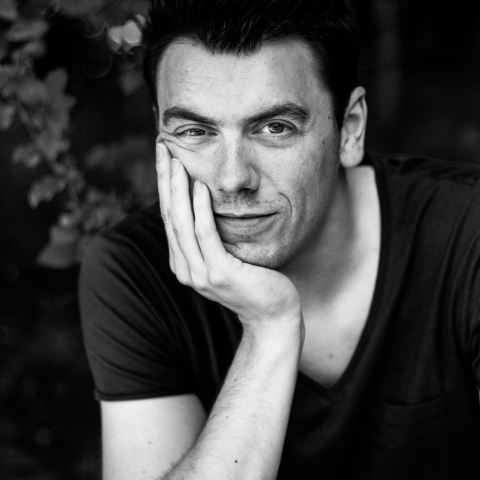 Portrait of Aalst documentary family photographer Jonas De Gent, of East Flanders, Belgium