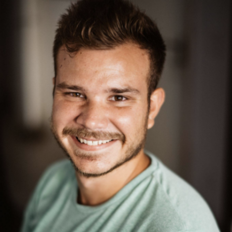 Portrait of Thomas Orsatelli, a Marseille Family Photographer Marseille Family Photographer Thomas Orsatelli