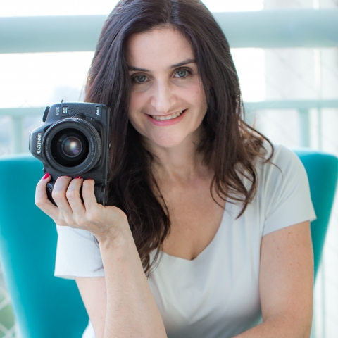 Lifestyle portrait of Sao Paulo family and birth photographer Cibele Piovesan of Brazil Sao Paulo family and birth photography by Cibele Piovesan of Brazil