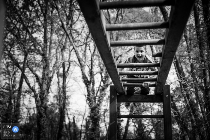 Photo by: <a href="https://www.fpja.com/documentary-family-photography-contests/david-pommier/lyon/2025116">David Pommier - France</a> David Pommier is a family photographer from