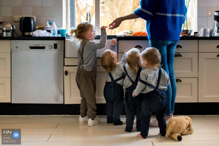 Photo by: <a href="https://www.fpja.com/documentary-family-photography-contests/gonda-meurs/noord-holland/2029491">Gonda Meurs - Netherlands</a> Gonda Meurs is a family photographer from Noord Holland
