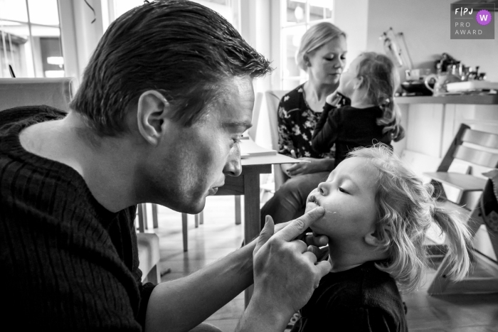 Photo by: <a href="https://www.fpja.com/documentary-family-photography-contests/katrin-k%C3%BCllenberg/dusseldorf/2099356">Katrin Küllenberg - Germany</a> Katrin Küllenberg is a family photographer from Nordrhein-Westfalen