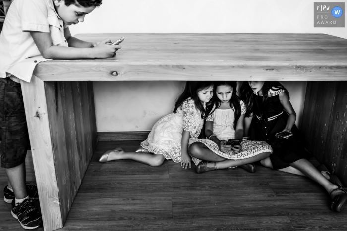 Photo by: <a href="https://www.fpja.com/documentary-family-photography-contests/sheila-maria-cupertino-gomes/minas-gerais/2100100">Sheila Maria Cupertino Gomes - Brazil</a> Minas Gerais family photography session - Brazil documentary-style photographer.
