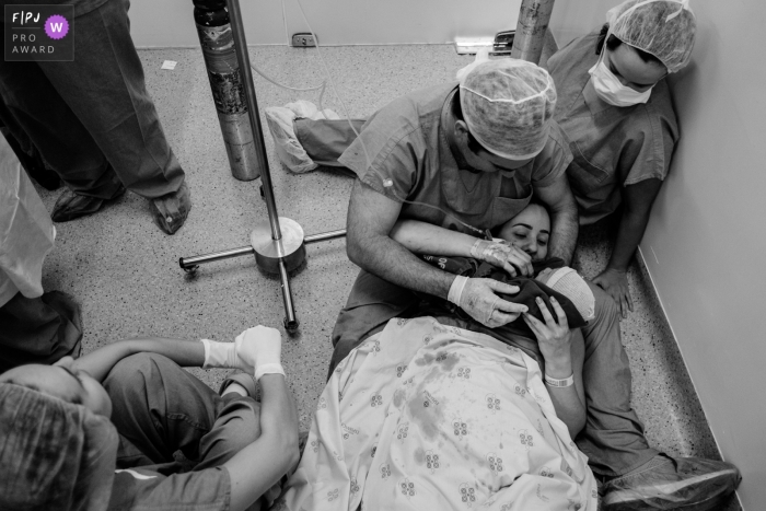 Séance de naissance à l'hôpital de Recife pour cette nouvelle maman de Pernambouc