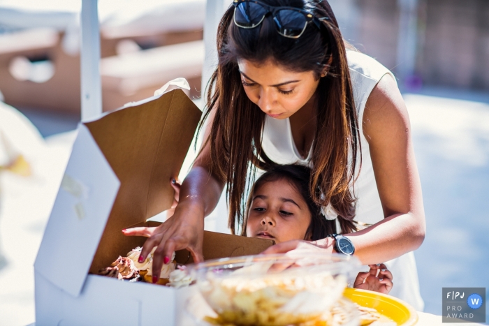 Photo by: <a href="https://www.fpja.com/documentary-family-photography-contests/chris-shum/san-francisco/2100652">Chris Shum - United States</a> San Francisco family photographer for California | The cake looks yummy