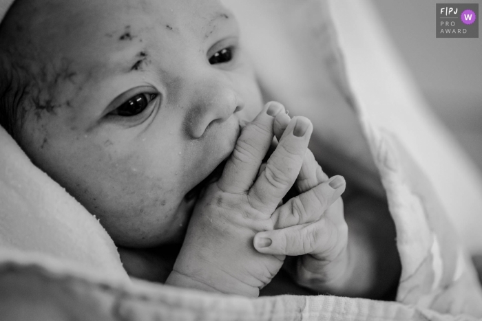 Photo by: <a href="https://www.fpja.com/documentary-family-photography-contests/marjolein-roossien/groningen/2104282">Marjolein Roossien - Netherlands</a> Groningen Netherlands newborn Little boy at UMCG