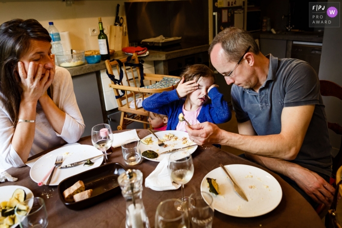Lunch time or this family that was captured by a documentary family photographer of Paris Lunch time or this family that was captured by a documentary family photographer of Paris