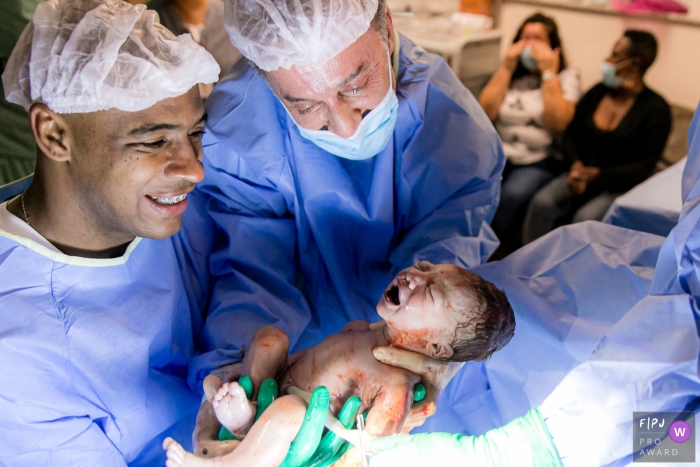 SP color documentary-style birth photo shoot at Hospital Israelita Albert Einstein