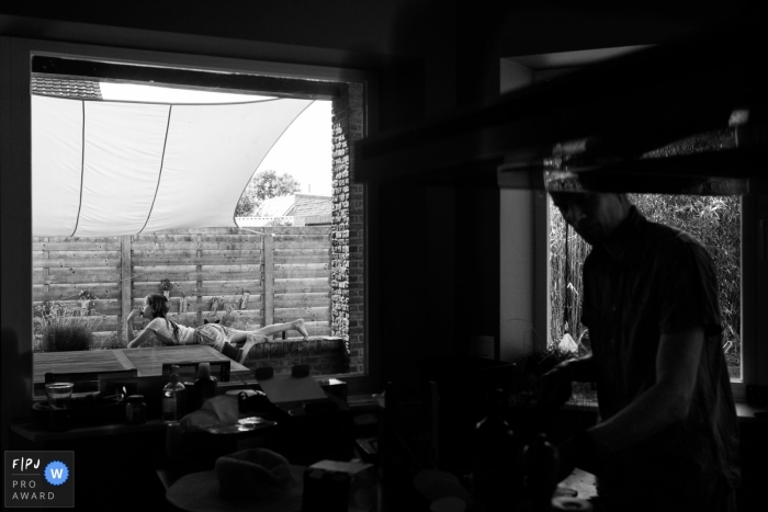 Photo by: <a href="https://www.fpja.com/documentary-family-photography-contests/joshua-dhondt/antwerpen/2109736">Joshua Dhondt - Belgium</a> Antwerpen family pictures from an at-home black and white photo shoot with indoor prep and outdoor natural light