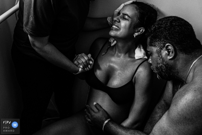 Moment driven Sao Paulo birth photojournalism image capturing Support and Companionship at birth Moment driven Sao Paulo birth photojournalism image capturing Support and Companionship at birth