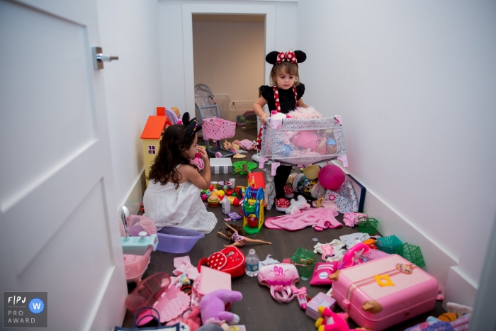 Moment-driven Orlando family photography of child and mess synonymous with freedom of expression 