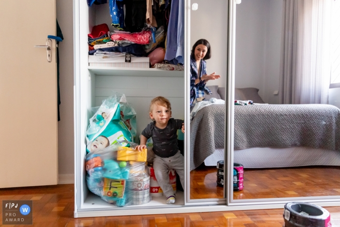 Moment-driven Sao Paulo family photography during a fun Hide and seek session Moment-driven Sao Paulo family photography during a fun Hide and seek session