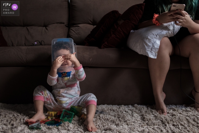 Capture d'images de photojournalisme de la famille Mato Grosso axée sur le moment Analog x Digital